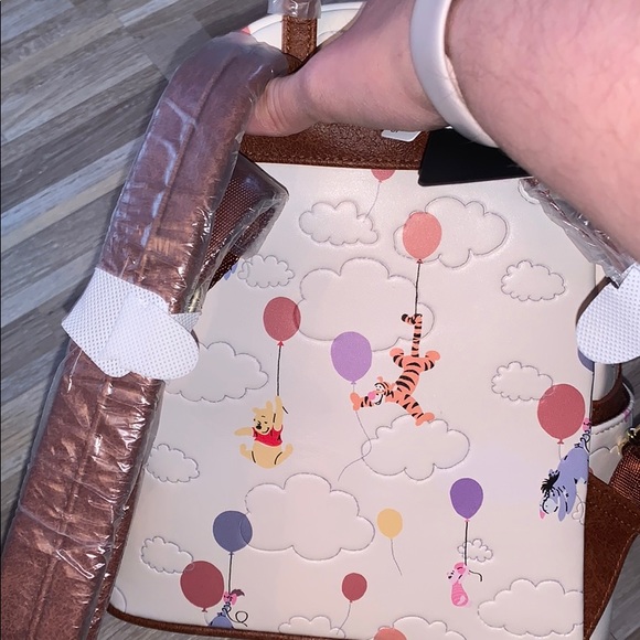 SOLD LOUNGEFLY DISNEY Winnie the Pooh balloons - Picture 7 of 8